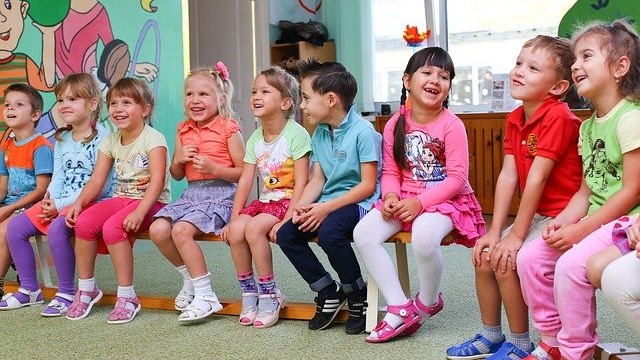 école maternelle - tricycles trottinettes draisiennes